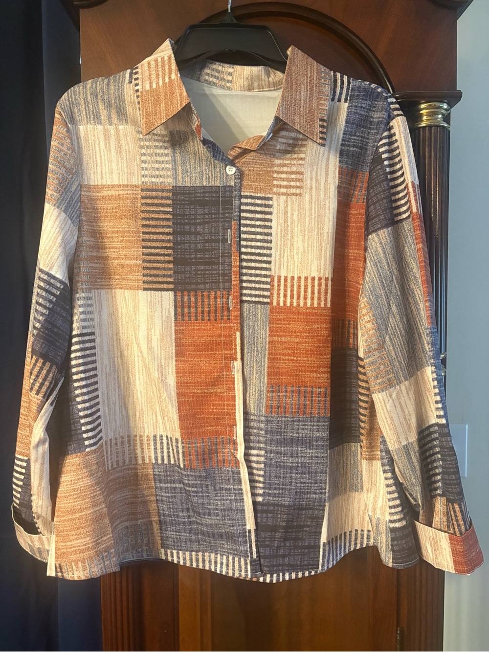 Source Unknown Women’s Button-Down Shirt in Blue, Brown & Cream Patchwork